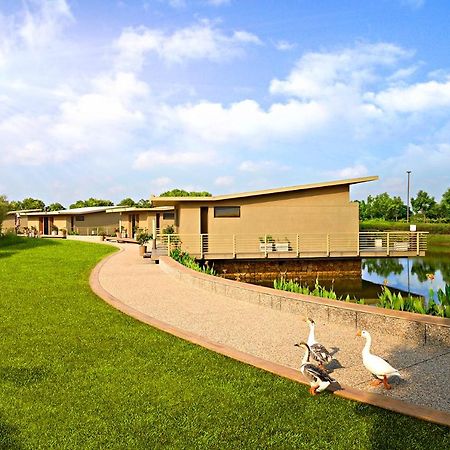 Chor Warodra Life At Repose- Lake Villas Resort & Club מראה חיצוני תמונה