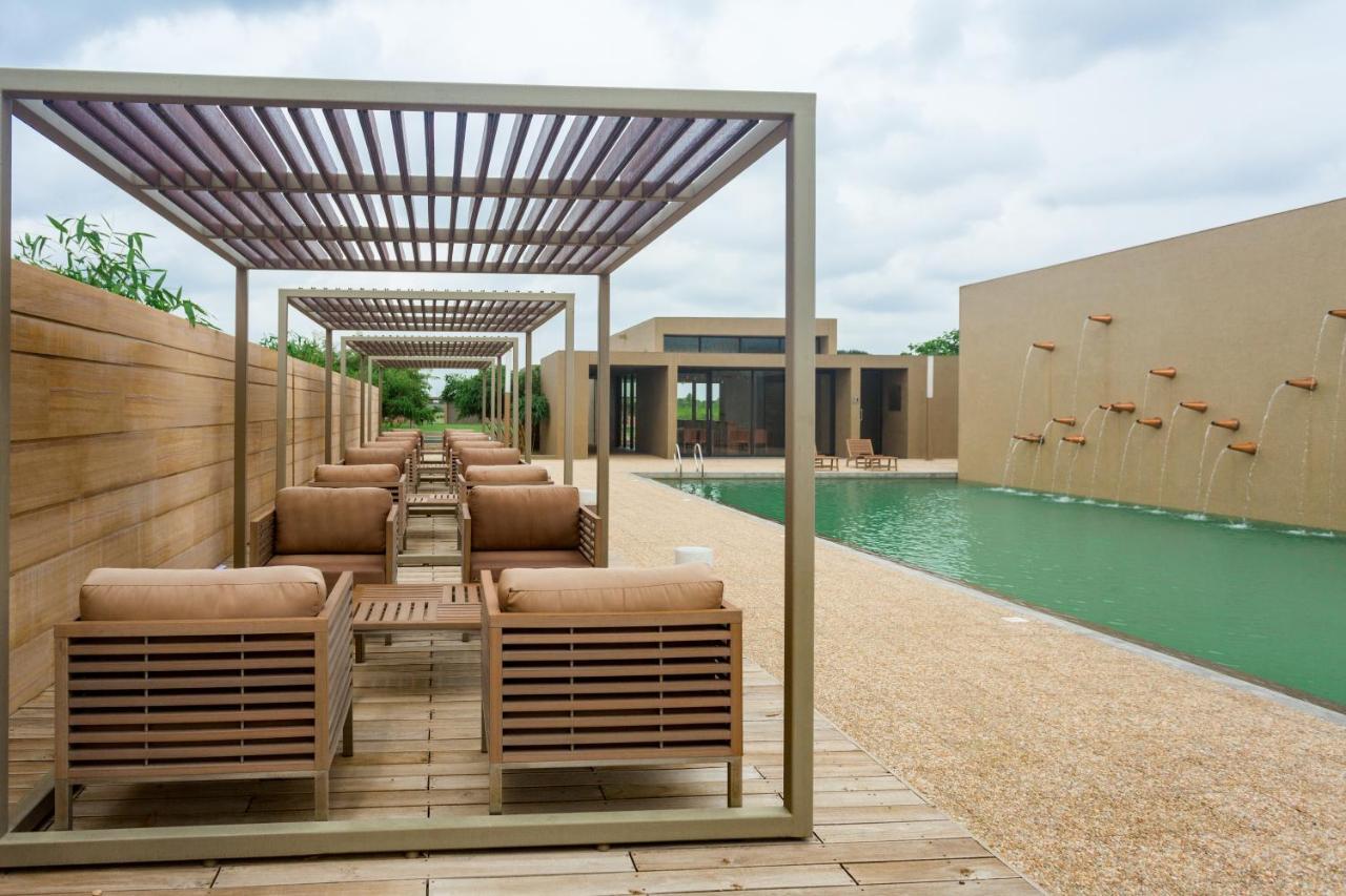 Chor Warodra Life At Repose- Lake Villas Resort & Club מראה חיצוני תמונה